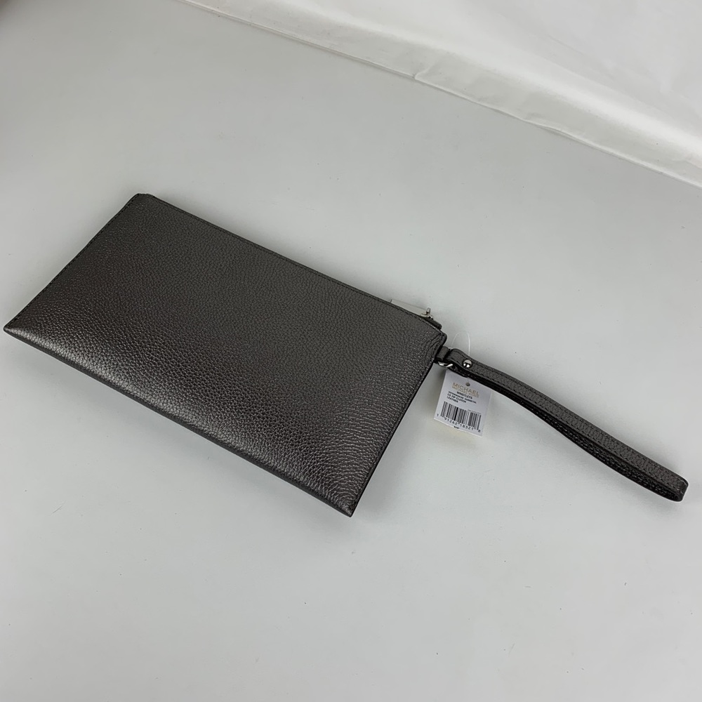 Michael Kors Mercer Zip Wristel in Gunmetal - Picture 4 of 7